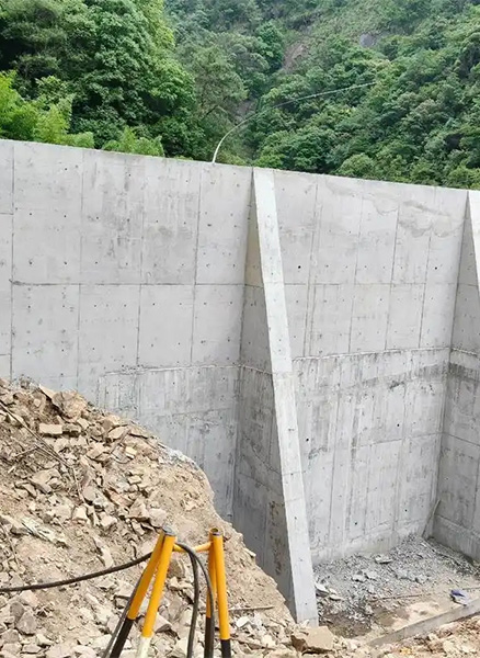 北京崇文区重力式挡土墙